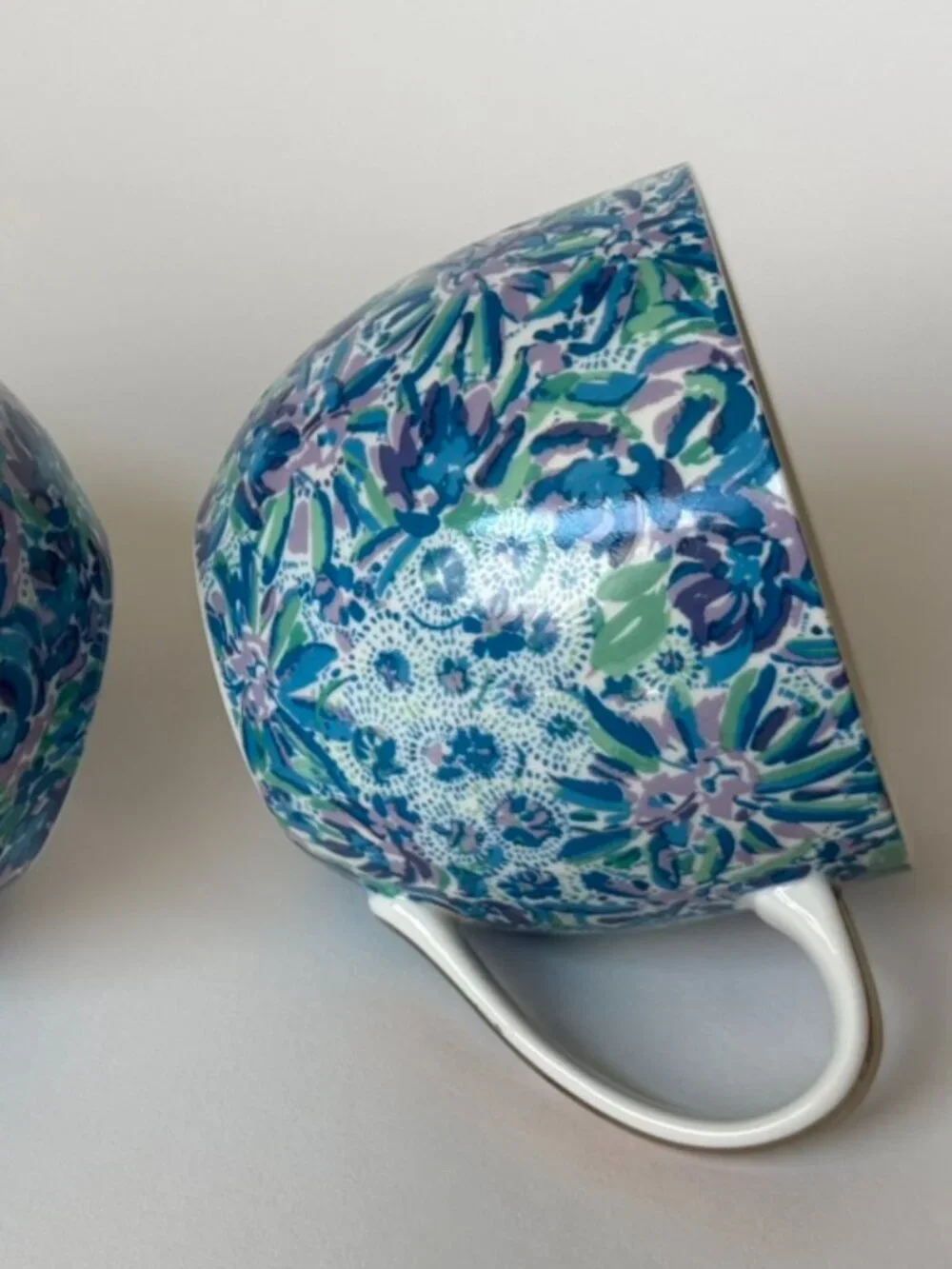 Lilly Pulitzer Set of 2 Floral Ceramic Cup Mug Blue Purple Gold Handle Lion Face
